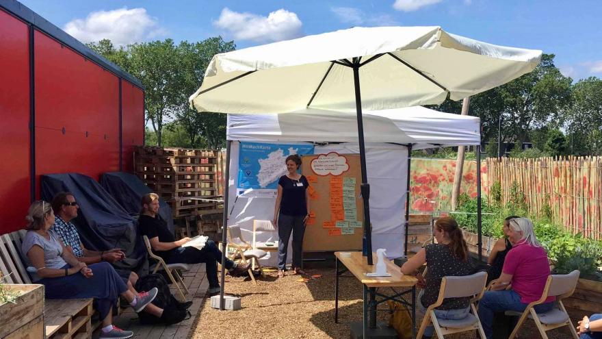 TeilnehmerInnen beim GlücksTaten-Workshop in Kamp-Lintfort