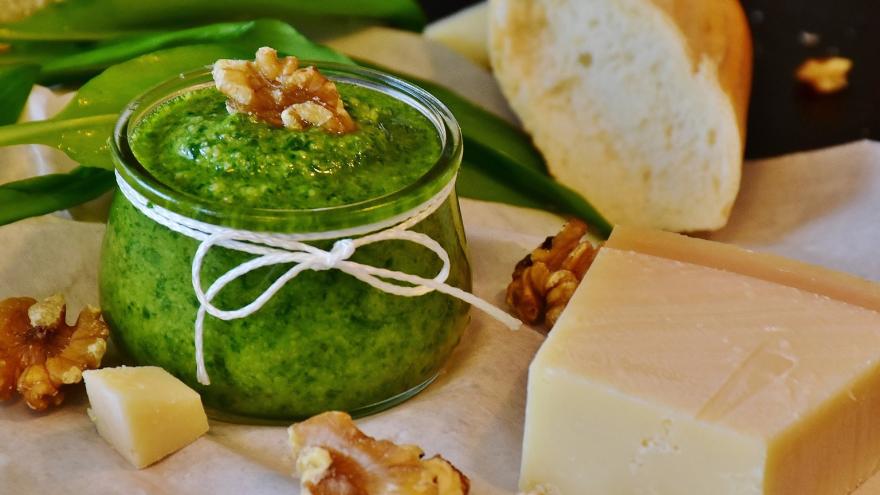 Walnuss-Pesto im Glas