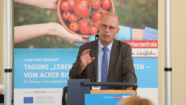 Günther Bachmann am Rednerpult