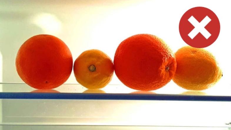 Orangen und Zitronen im Kühlschrank