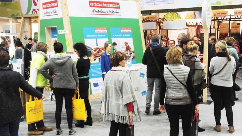 Publikum am MehrWert-Stand