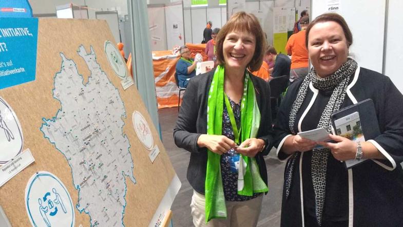 NRW-Umweltministerin Ursula Heinen-Esser und Ulrike Schell (Verbraucherzentrale NRW)